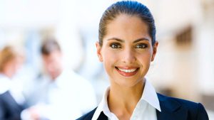 آرایش اداری میکاپ ملایم و طبیعی برای محل کار