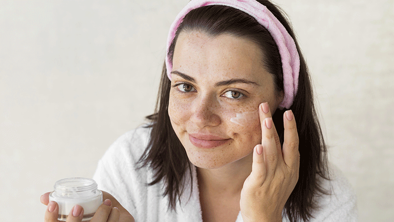 ۶ روش موثر برای از بین بردن لکههای پوستی