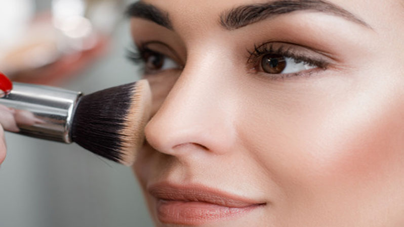 تیره شدن کرم پودر روی صورت