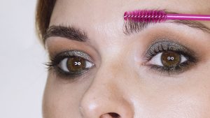 علت فر شدن ابرو بعد از لیفت ابرو