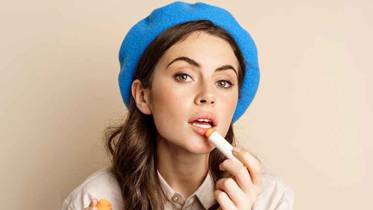 11 روش درمان خشکی لب